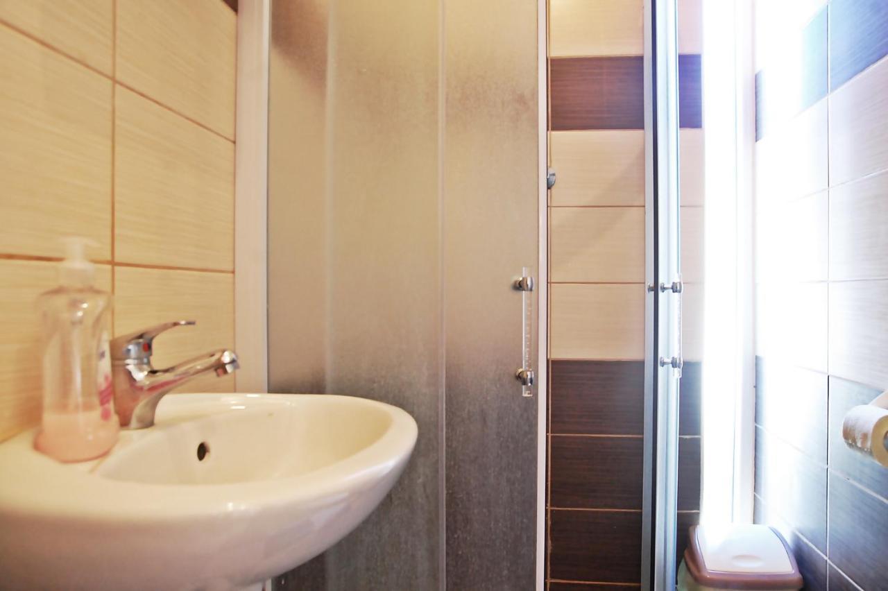Apartman Meghan พูลา ภายนอก รูปภาพ
