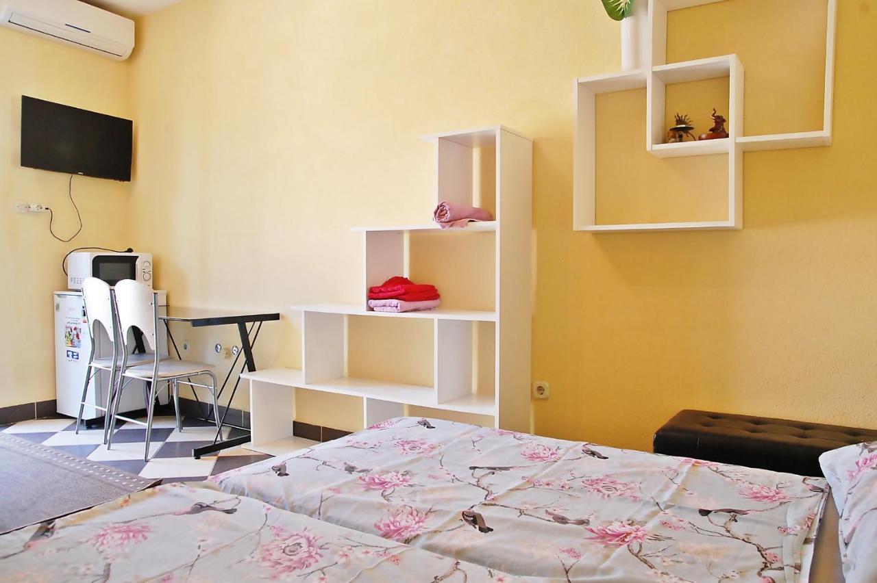 Apartman Meghan พูลา ภายนอก รูปภาพ