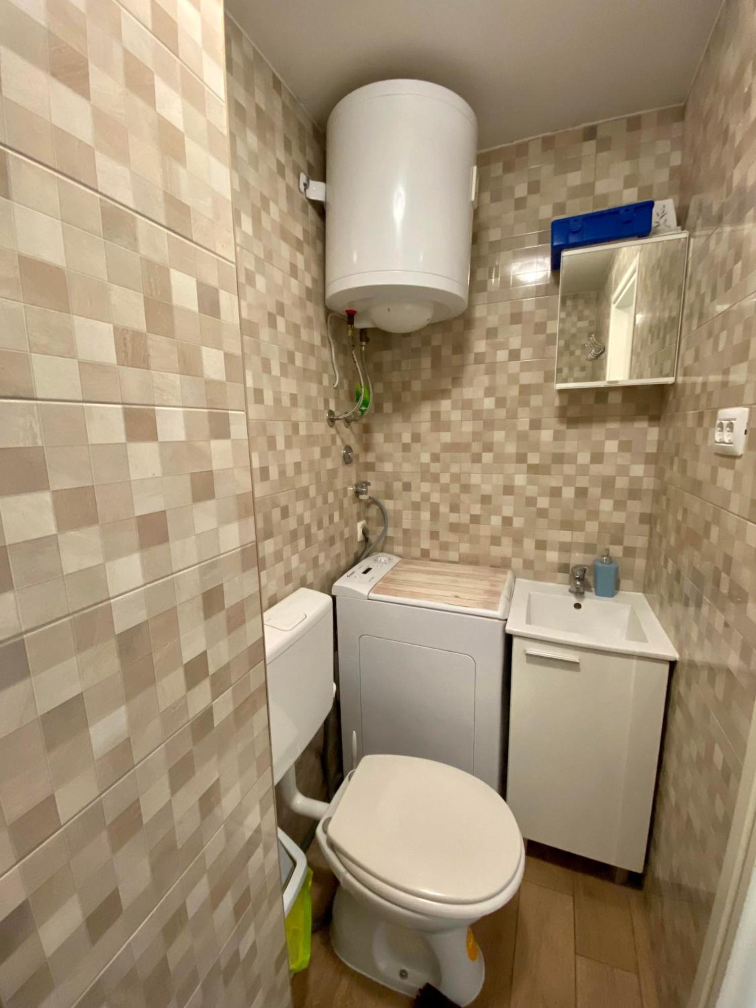 Apartman Meghan พูลา ภายนอก รูปภาพ